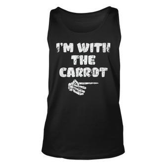 Im With The Carrot Couples Vintage Halloween Costume Halloween Tank Top | Mazezy DE