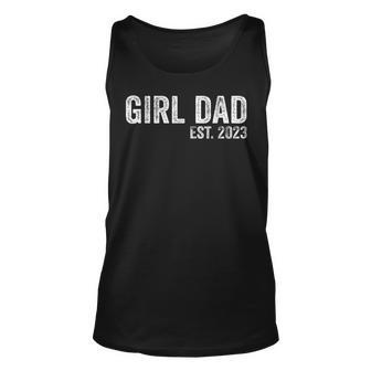 Girl Dad Est 2023 Girl Dad To Be New Daddy Father Newborn Tank Top | Mazezy
