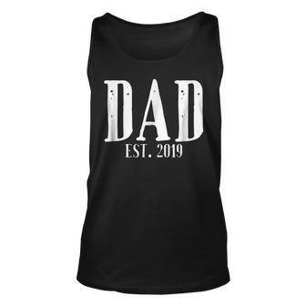 Promoted To Dad Daddy Est 2019 New Dad Gift Unisex Tank Top | Mazezy