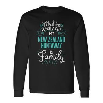 Cute New Zealand Huntaway Family Dog Long Sleeve T-Shirt | Mazezy