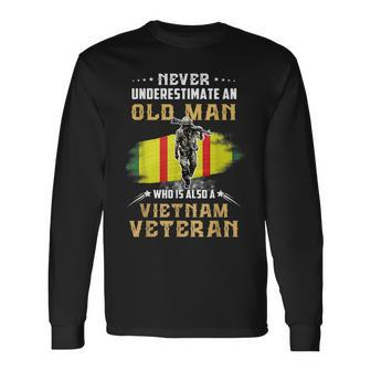 Never Underestimate An Old Vietnam Veteran Veteran Day Xmas Long Sleeve T-Shirt - Seseable