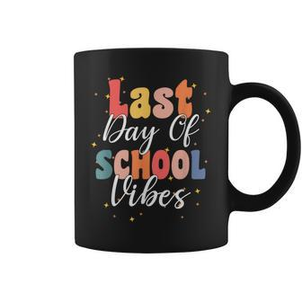 Retro Last Day Of School Vibes For Groovy Students Teachers Coffee Mug - Thegiftio UK