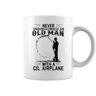 Never Underestimate An Old Man With A CL Airplane Old Man Funny Gifts Coffee Mug | Mazezy UK