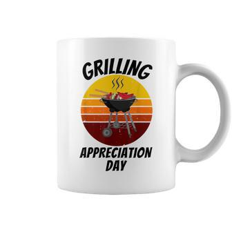 Retro Vintage Grilling Appreciation Day Bbq Meat Lover Funny Coffee Mug | Mazezy