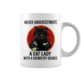 Never Underestimate A Cat Lady With A Chemistry Degree Coffee Mug - Monsterry DE