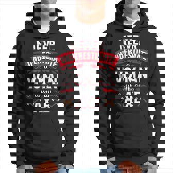 Lumberjack Never Underestimate A Woman Hatchet Axe Throwing Hoodie | Mazezy
