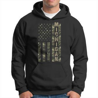 Michigan United States Distressed Camo W Us Flag Hoodie - Seseable