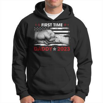 Promoted To Daddy 2023 First Time Fathers Day New Dad Mens Gift For Mens Hoodie - Seseable