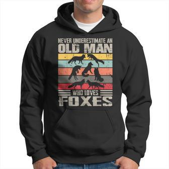 Vintage Never Underestimate An Old Man Who Loves Foxes Cute Hoodie - Seseable