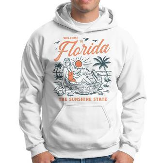 Welcome To Florida Funny Vintage Gator Beach Sunshine State Florida Gifts & Merchandise Funny Gifts Hoodie | Mazezy