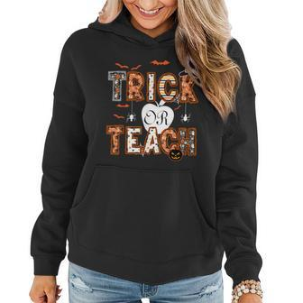 Trick Or Teach Retro Halloween Teacher Costume Women Hoodie - Monsterry DE
