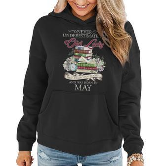 Never Underestimate An Old Lady Reads Many Books And Was Bor Women Hoodie | Mazezy