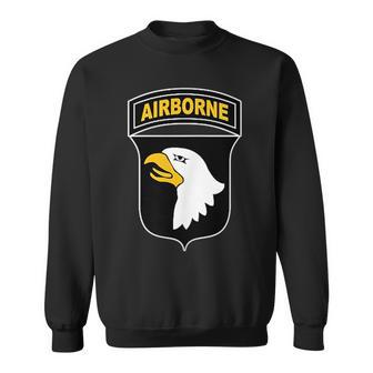 101St Airborne Never Underestimate An Old Man Who Is A Vet Gift For Mens Sweatshirt - Seseable