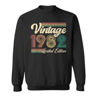 40 Year Old Gifts Born In 1982 Vintage 40Th Birthday Retro Sweatshirt | Mazezy