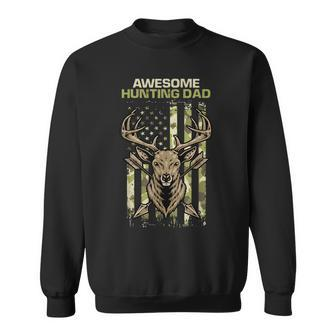 Awesome Hunting Dad Vintage Camouflage American Flag Hunter Hunter Funny Gifts Sweatshirt | Mazezy UK