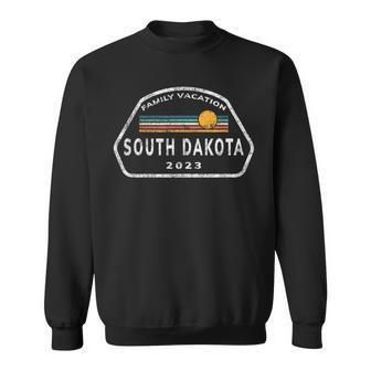 Family Vacation 2023 South Dakota - Vintage Sweatshirt - Seseable