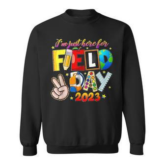 Im Just Here For Field Day Last Day School Sweatshirt | Mazezy UK