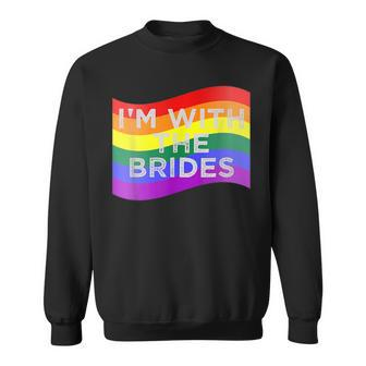 Im With The Brides Lesbian Gay Wedding Party Sweatshirt | Mazezy DE