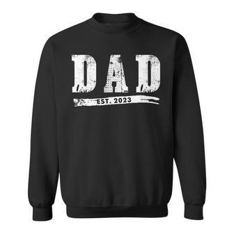 New Dad 2022 Funny Fathers Day Gift Dad Sweatshirt | Mazezy