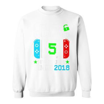 Kids Kids Level 5 Unlocked 5Th Birthday 5 Year Old Boy Gift Gamer Sweatshirt | Mazezy