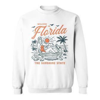 Welcome To Florida Funny Vintage Gator Beach Sunshine State Florida Gifts & Merchandise Funny Gifts Sweatshirt | Mazezy