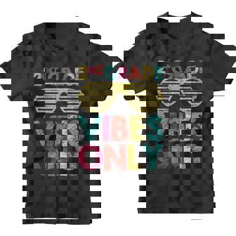 2Nd Grade Vibes Only Sunglasses Back To School Students Sunglasses Gifts Youth T-shirt | Mazezy