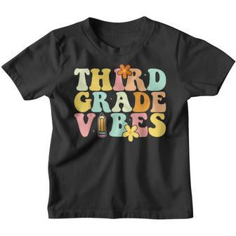 3Rd Grade Vibes Retro 3Rd Day Of School Third Grade Vibes 3Rd Grade Gifts Youth T-shirt | Mazezy