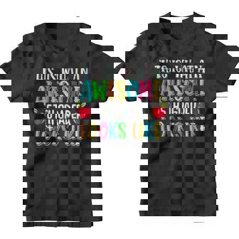 Awesome 5Th Grader Looks Like Fifth Grade Back To School Youth T-shirt | Mazezy