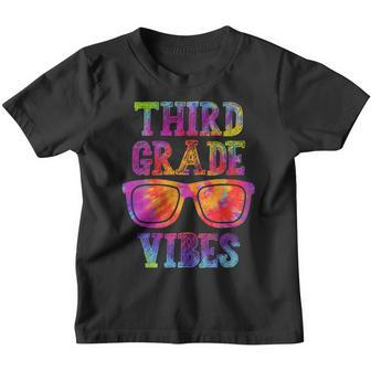 Back To School Third Grade Vibes 1St Day Of School Third Grade Gifts Youth T-shirt | Mazezy