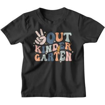 Groovy Retro Happy Last Day Of School Peace Out Kindergarten Youth T-shirt - Thegiftio UK