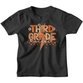 Retro 3Rd Grade Vibes First Day Of School Back To School 3Rd Grade Gifts Youth T-shirt | Mazezy