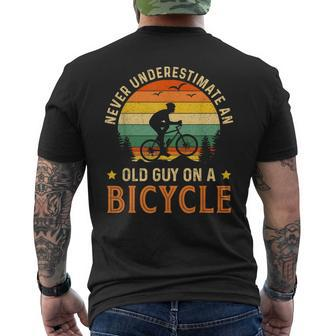 Bike Vintage Never Underestimate An Old Guy On A Bicycle Men's T-shirt Back Print - Seseable