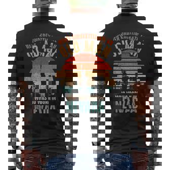 Mb Never Underestimate An Old Man Born In Nevada Men's T-shirt Back Print - Seseable