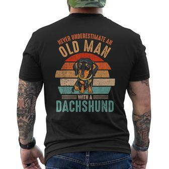 Mb Never Underestimate An Old Man With A Dachshund Men's T-shirt Back Print - Seseable