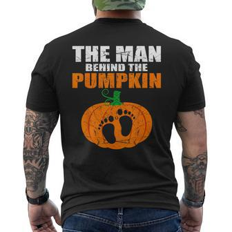 Pregnant Halloween Costume For Dad Expecting Lil Pumpkin Men's T-shirt Back Print - Seseable