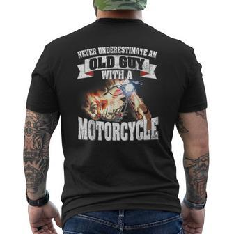 Never Underestimate An Old Guy With A Motorcycle T Men's T-shirt Back Print - Seseable