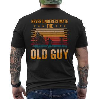 Never Underestimate The Old Guy Disc Golf Player Men's T-shirt Back Print | Mazezy