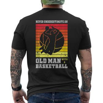 Never Underestimate An Old Man With A Basketball Player Men's T-shirt Back Print - Seseable