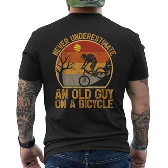 Vintage Retro Never Underestimate An Old Guy On A Bicycle Men's T-shirt Back Print - Seseable