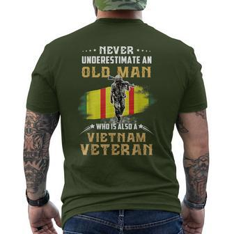 Never Underestimate An Old Vietnam Veteran Veteran Day Xmas Men's T-shirt Back Print - Seseable