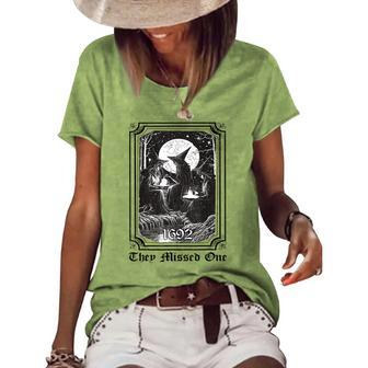 1692 They Missed One Retro Vintage Halloween Salem Women's Loose T-shirt | Mazezy