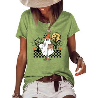 Retro 70S Groovy Ghost Halloween Need A Ride To Salem Women's Short Sleeve Loose T-shirt | Mazezy