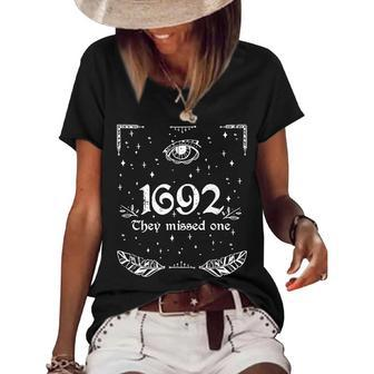 Vintage Halloween Costume Salem 1692 They Missed One Women's Loose T-shirt | Mazezy