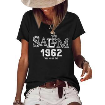 Vintage Salem 1692 They Missed One Halloween Outfit Family Women's Loose T-shirt | Mazezy