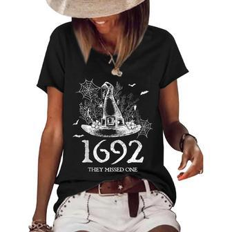Vintage Witch Halloween Salem 1692 They Missed One Women's Loose T-shirt | Mazezy