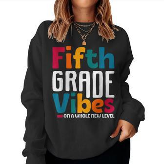 Fifth Grade Vibes Vintage 1St Day Of School Team 5Th Grade Women Crewneck Graphic Sweatshirt - Seseable