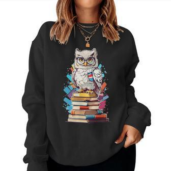 Owl Teacher Standing On Books Women Sweatshirt | Mazezy