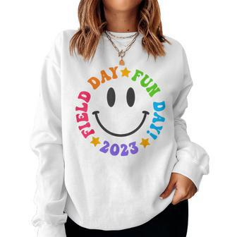 Field Day Fun Day 2023 Groovy Smile Face Funny Teacher Kids Women Crewneck Graphic Sweatshirt - Thegiftio UK