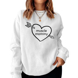 Muscle Mommy Gym Pump Cover Heart Weightlifting Women Sweatshirt | Mazezy