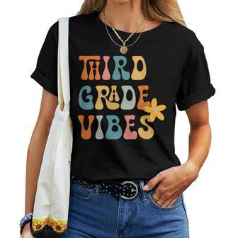 Third Grade Vibes Back To The School Women T-shirt - Seseable